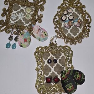Gold Framed Earrings Hangers With 10 Pairs Of Earrings